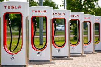 Tesla откроет в Украине три зарядные станции