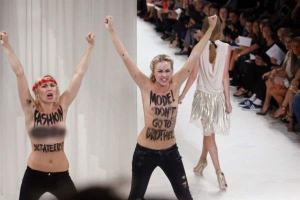 FEMEN в париже