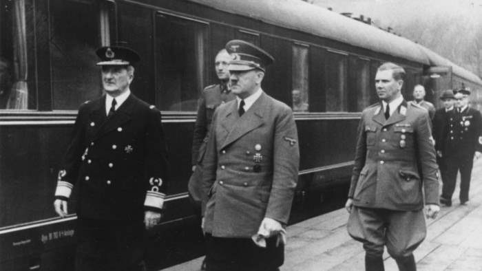 По легендам, Гитлер лично осматривал все вагоны перед отправкой.