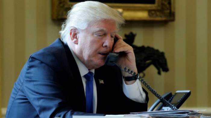 Трамп по телефону
