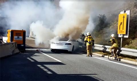 Tesla Model S пожар