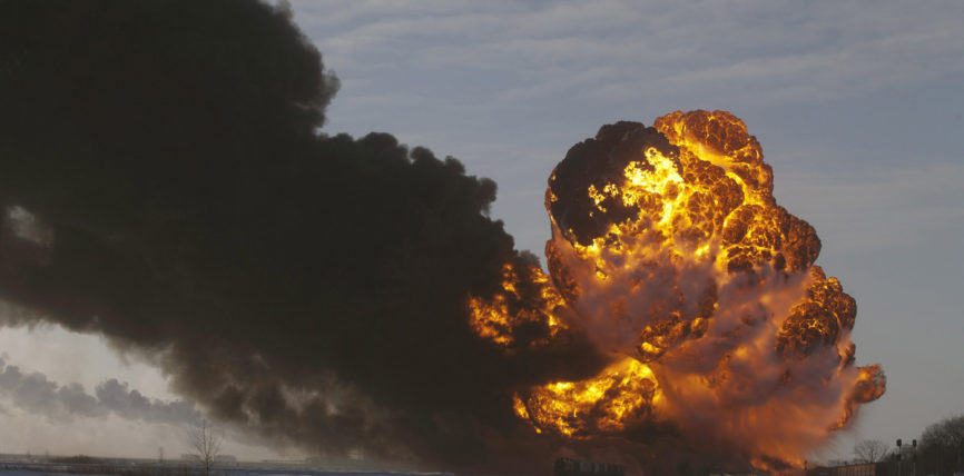 Вооруженные люди взорвали нефтепровод в Ливии