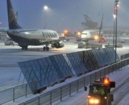 Германия снегопад аэропорт