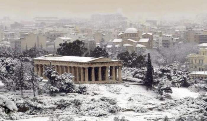 Греция снег