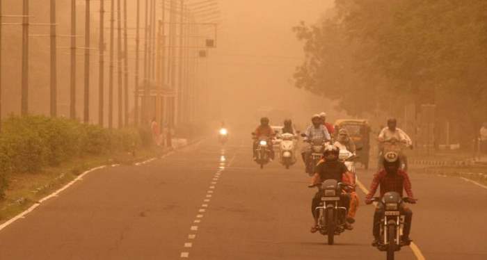 Индия пыльная буря
