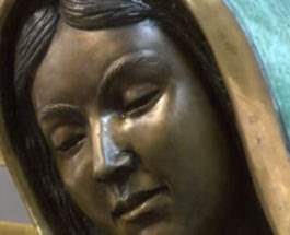 Статуя Девы Марии заплакала