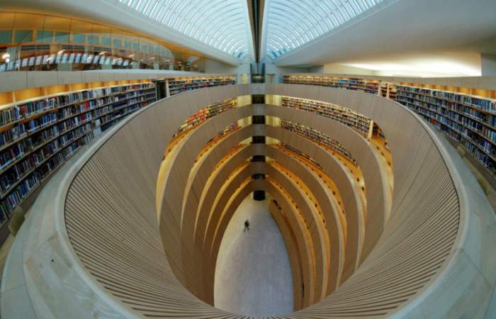 Главный зал библиотеки университета Цюриха