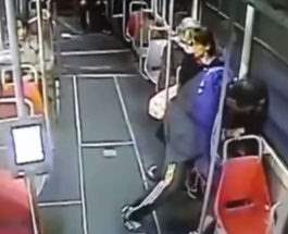 нападение в трамвае