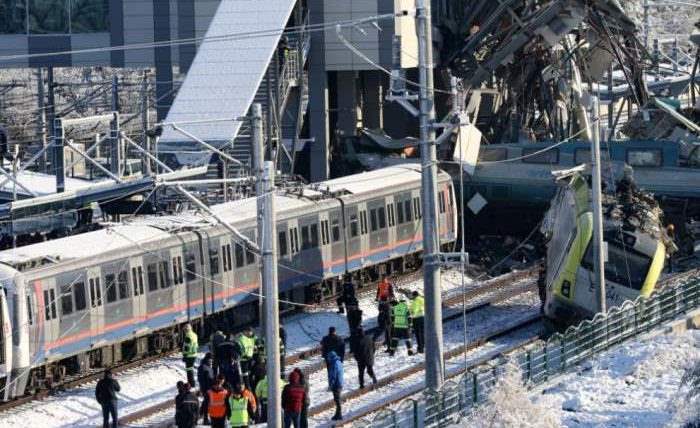 Турция авария поезда