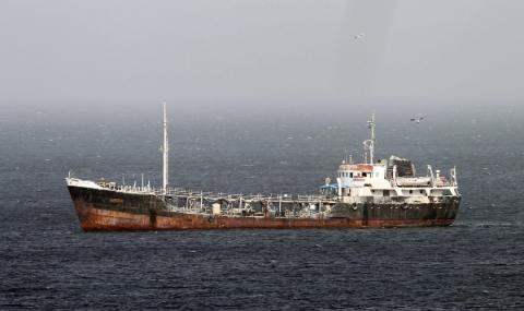 В Ормузском проливе потерялся танкер