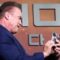 Арнольд Шварценеггер показал свой чехол для iPhone 11 Pro