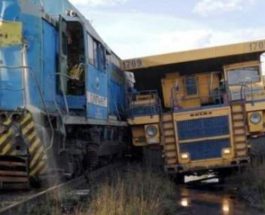 Столкновение БелАЗа с поездом