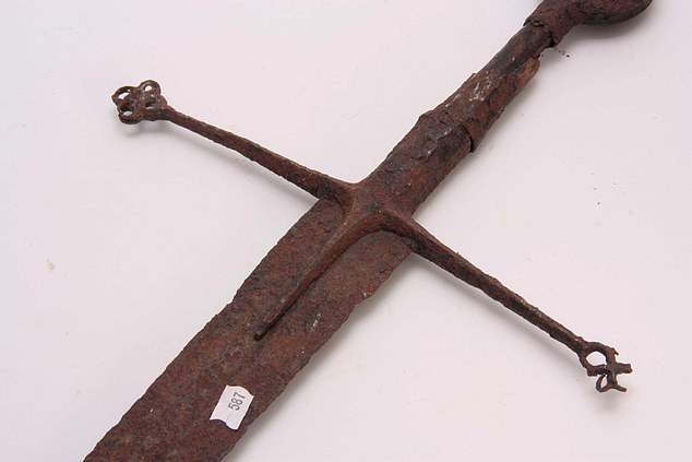 средневековый меч