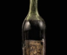 Бутылка коньяка 1762 года