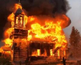 церковь горит