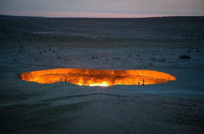 Туркменистан, врата в Ад, кратер Дарваза,