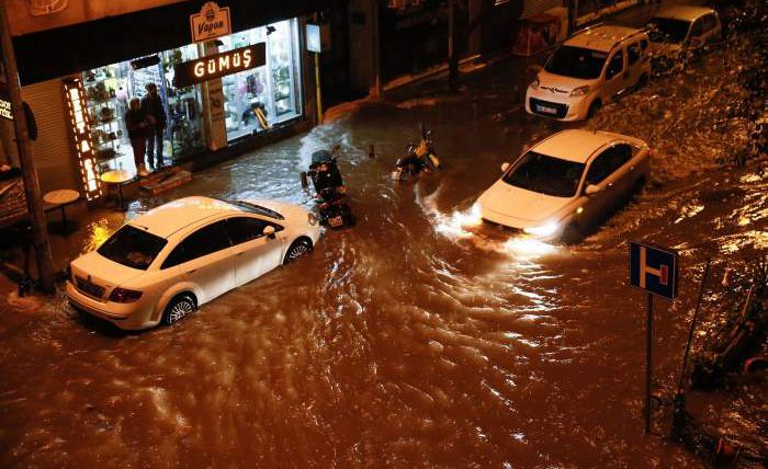 Турция, наводнение, Измир,