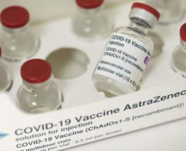 AstraZeneca, вакцины, иск,