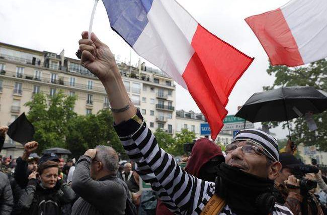 Франция, протесты, сертификаты, covid,