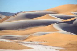 Снег выпал в пустыне Сахара