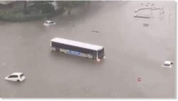Монтевидео в Уругвае под водой после беспрецедентных проливных дождей