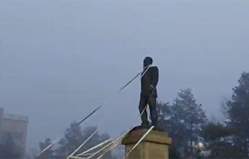 памятник Назарбаеву, Талдыкорган,