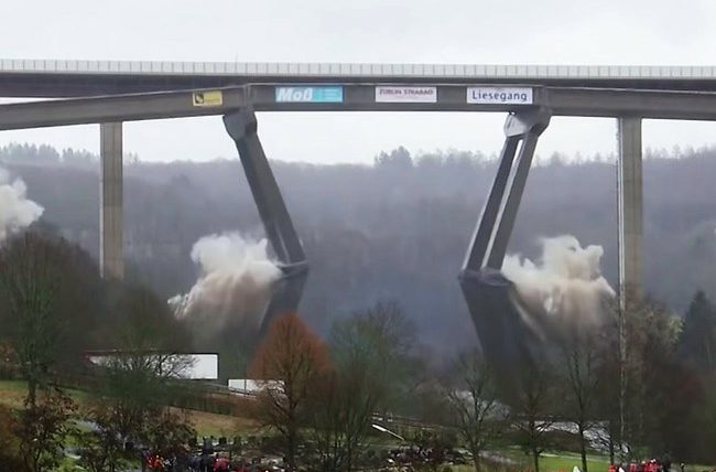 Немецкие инженеры, мост Ринсдорф, Германия,